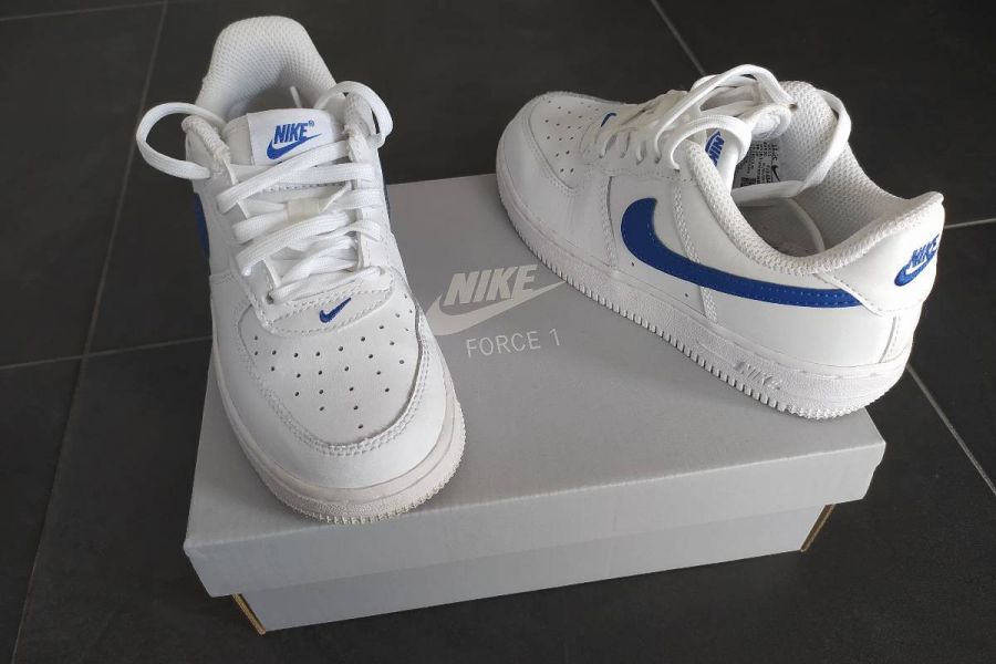 Turnschuhe Kinder Nike Gr. 30 - Bild 2