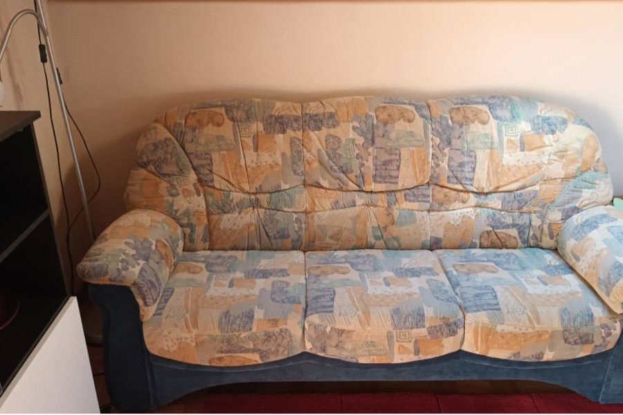 Sehr gut erhaltene Couch zu verschenken - Bild 1