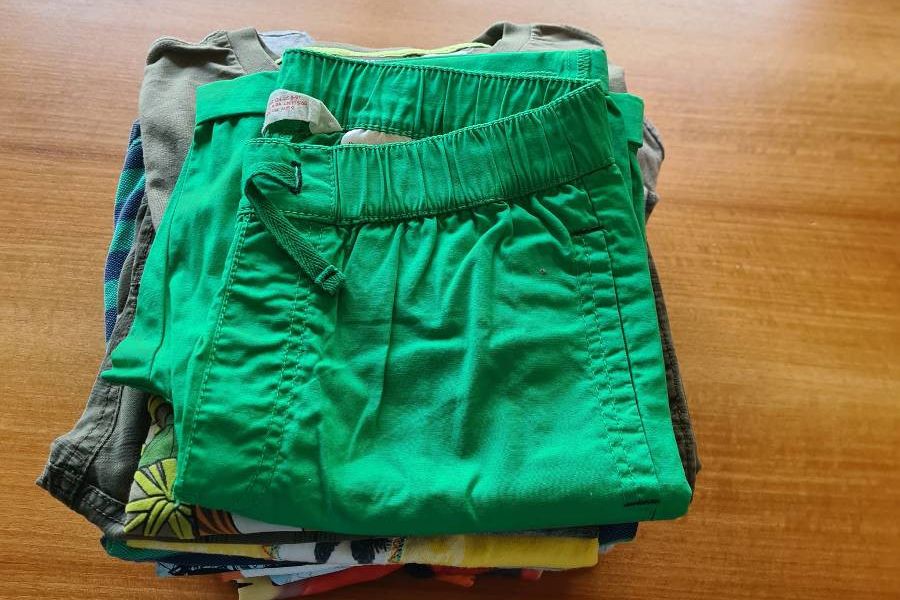 Kleiderpaket für Junge gr 122/128 alles zusammen - Bild 1