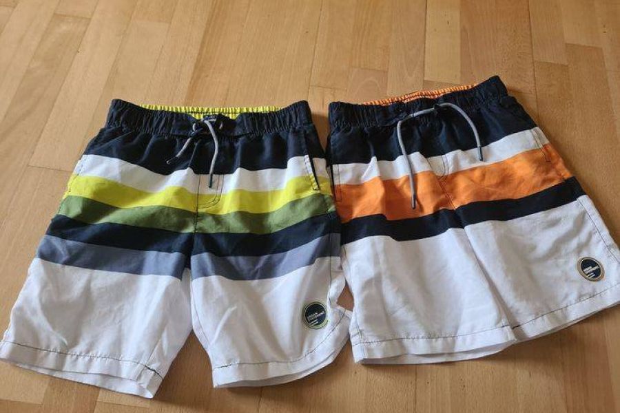 Schwimmhose für Buben Gr 140 zusammen - Bild 1