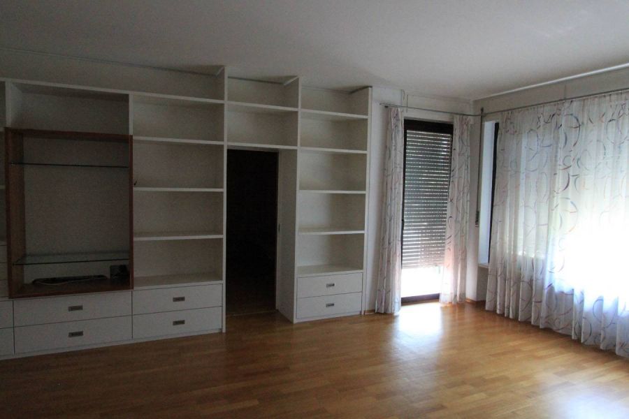 Große Wohnung, ruhige Lage in Meran (Schafferstraße) - Bild 2