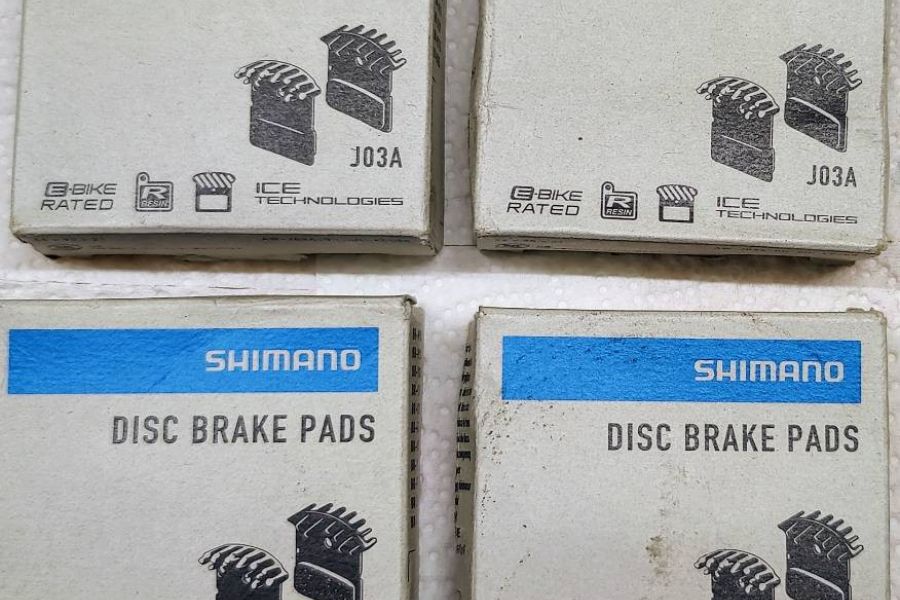 4 Paar neue Bremsbeläge Shimano J03A, zusammen 30 EUR - Bild 1