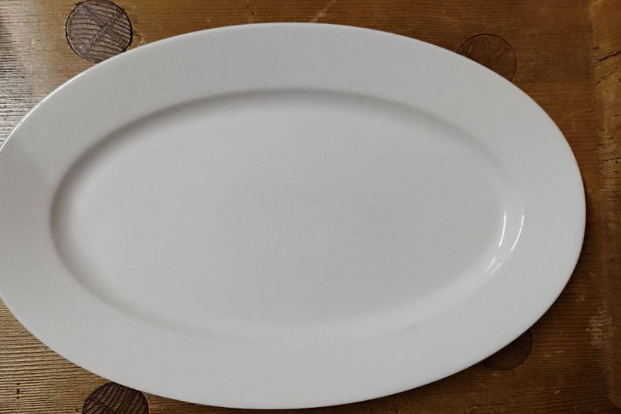 Teller der Porzellanmanufaktur Rak - Bild 1