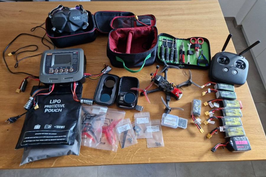 FPV Drohne mit DJI FPV System und allem Zubehör zu verkaufen - Bild 1