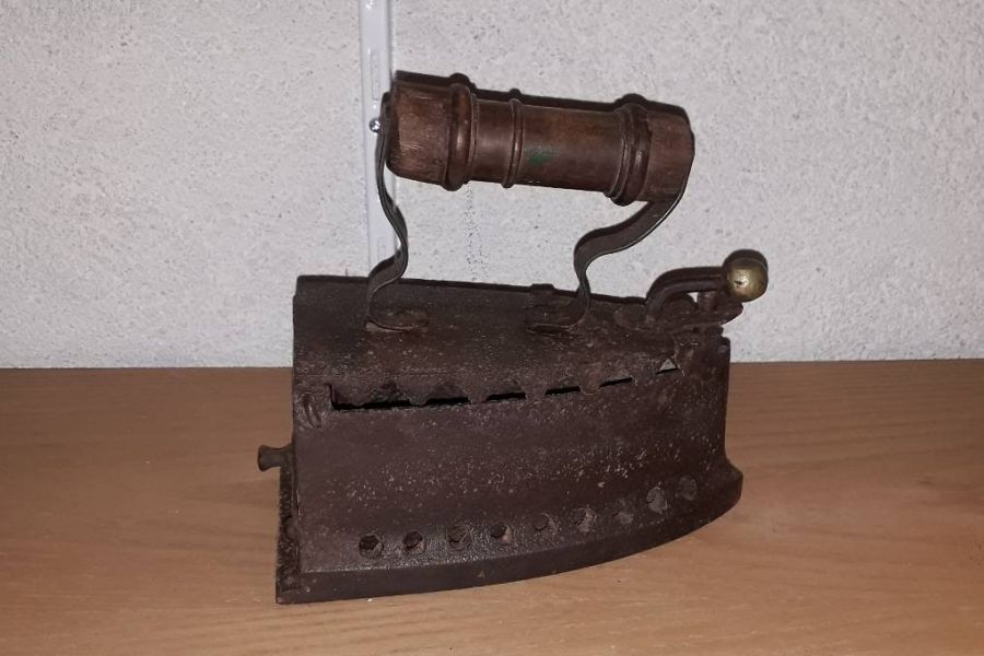 Antikes Bügeleisen - Bild 1