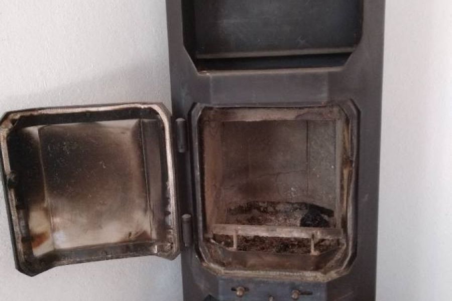 Holz Ofen gebraucht, mit Rohr zu verschenken - Bild 3