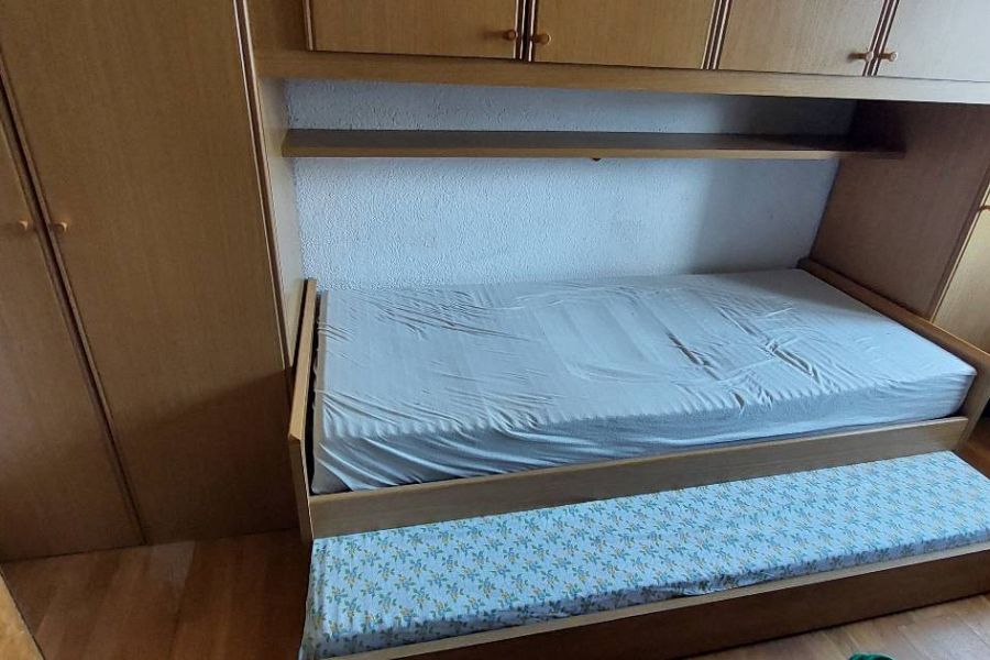 Zimmer mit Oberschrank - Bild 2