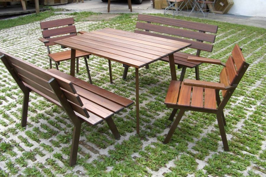 Tisch mit Bänke - Bild 1