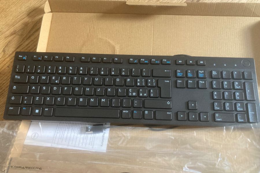 Neue PC Tastatur (2 x)  und Maus (USB) - Bild 1