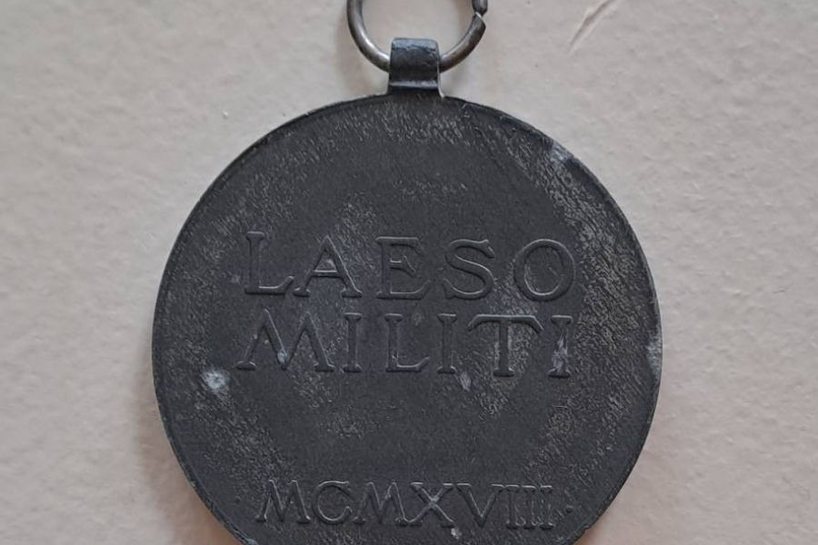 Military Medaille und Verdienstkreuz - Bild 3