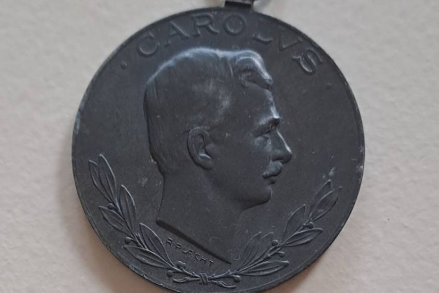 Military Medaille und Verdienstkreuz - Bild 4