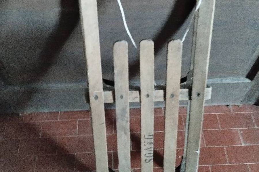 Alte Schneeschuhe u.alte Holzrodel - Bild 3