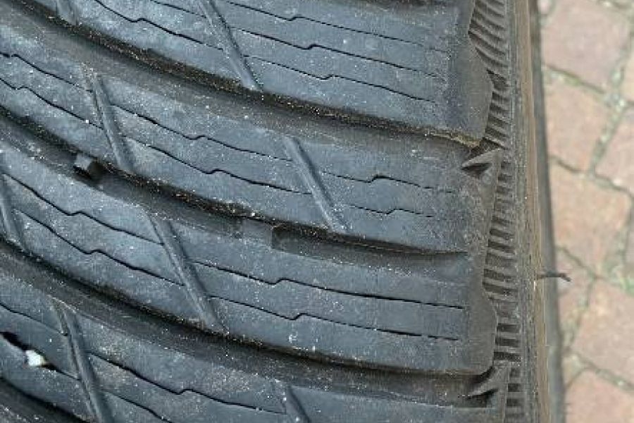 Satz Winterreifen Michelin 255/35-R20 97W - Bild 1