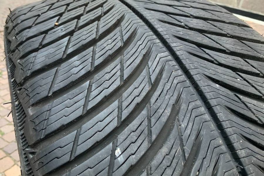 Satz Winterreifen Michelin 255/35-R20 97W - Bild 2