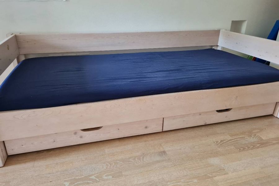 Wunderschönes Kinderbett Massivholz weiß - Bild 2