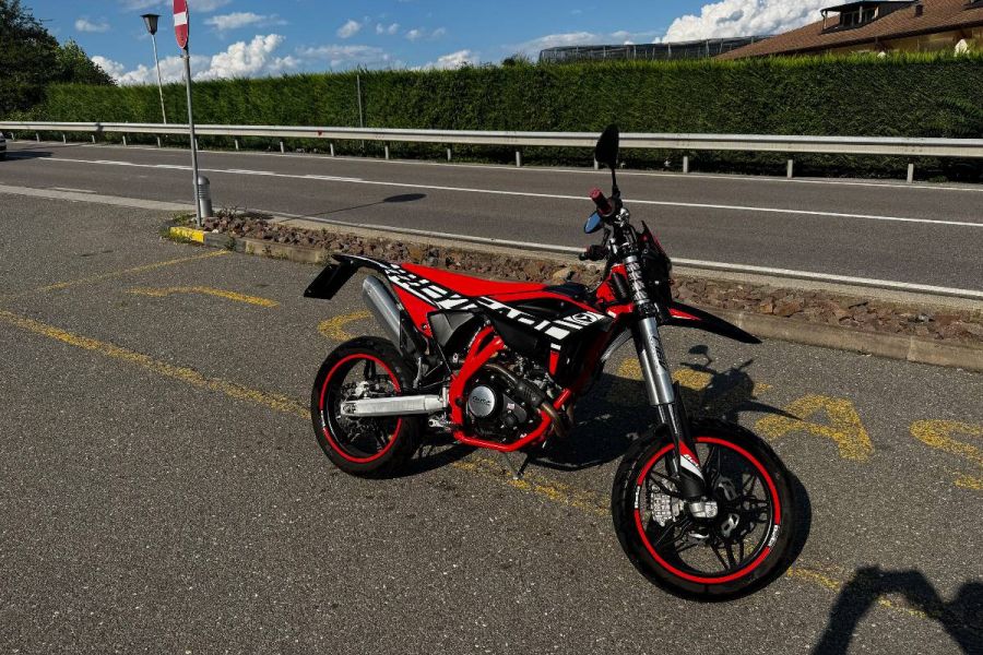 Verkaufe neuwertige Beta 125 RR 4T Motard - Bild 2