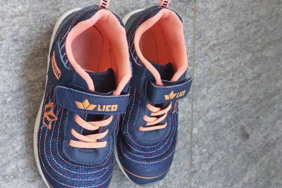 Hallenturnschuhe - Bild 1