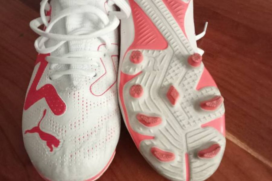 PUMA Fussballschuhe Mädchen Größe 30 - Bild 1