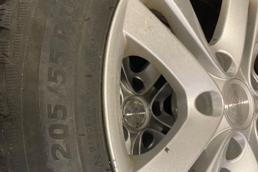 BMW Felgen mit Winterreifen 225/55R16 94V - Bild 3