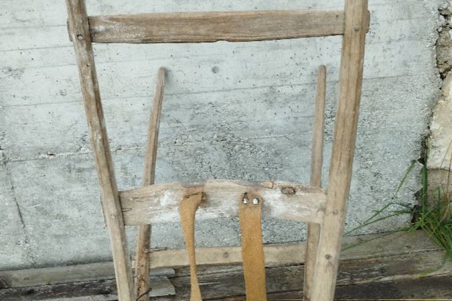2 alte Holzkraxen , 1 Fensterrahmen,2 Handsägen, - Bild 2