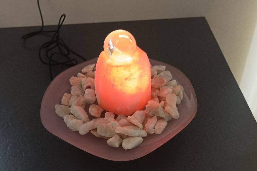 Mini Rosenquarz Brunnen mit drehbaren Kugel- Blumen Kugelteller - Bild 2