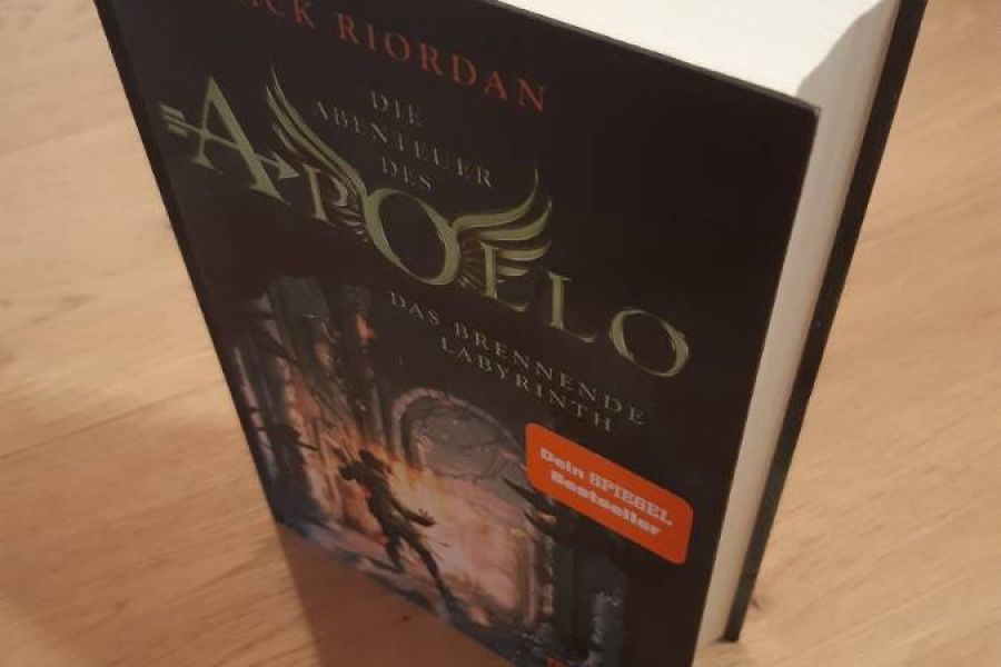 Buch: "Die Abenteuer des Apollo - Das brennende Labyrinth" - Bild 2