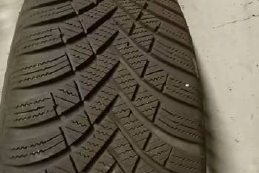Winterreifen Hankook 215/16R60 99H auf Stahlfelgen montiert - Bild 2