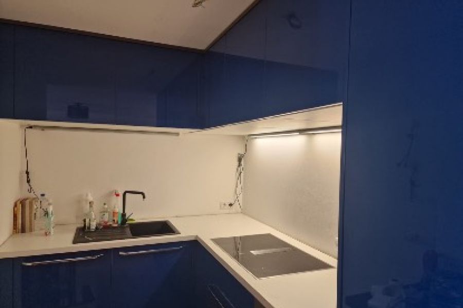 Moderne Einbauküche zu verkaufe( evtl Geräte auch Einzeln).NP 15.000€ - Bild 3