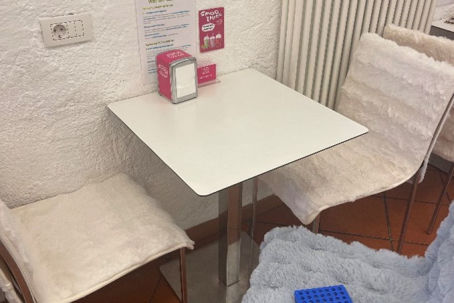 Tische Stühle Decken - Bild 1