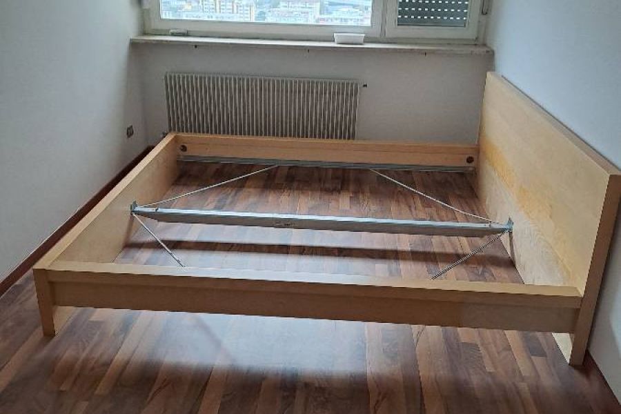 Verschenke Bettgestell 180x200cm - Bild 1