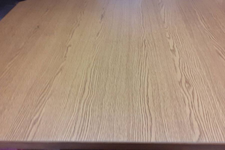 Großer quadratischer Tisch - Bild 2