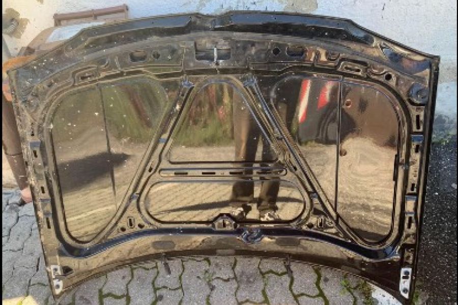 VW Golf 4 Motorhaube  (cofano nero)im Schwarz - Bild 1