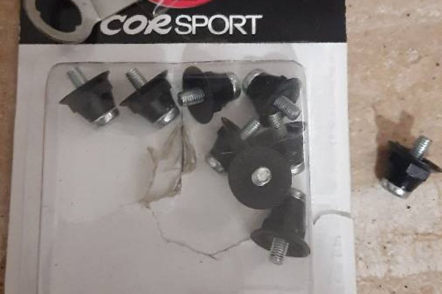 Ersatzstollen für Fußballschuhe mit Aluminiumkappe - Bild 1