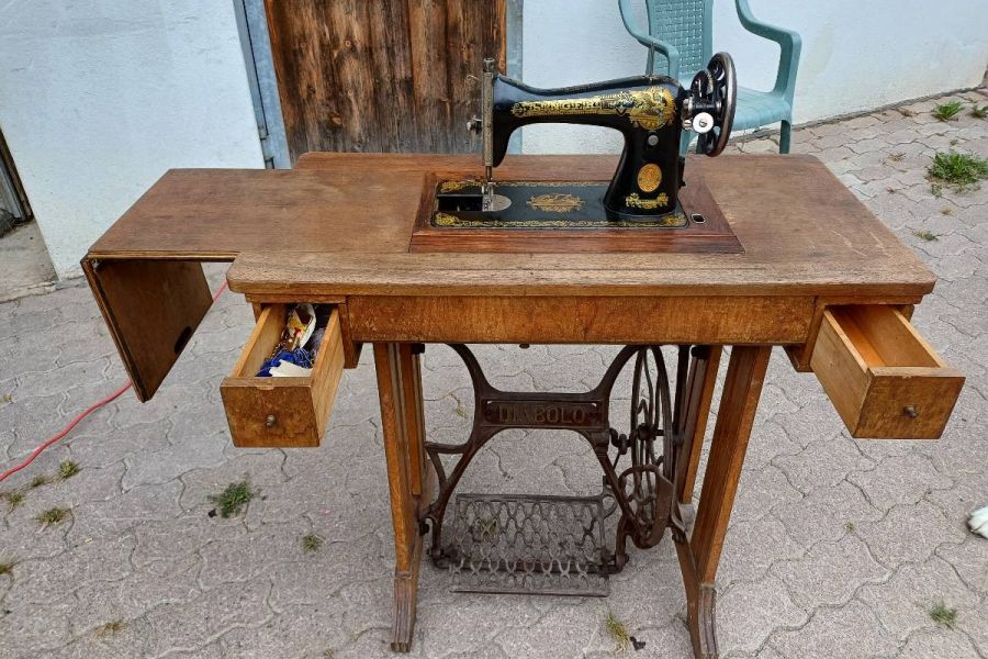 Alte antike Nähmaschine Diabolo Singer - Bild 1