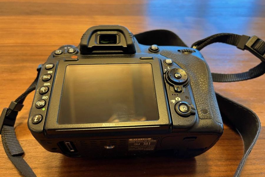 NIKON D 750 Professionelle Vollformatkamera + Batteriegriff + Objektiv - Bild 4