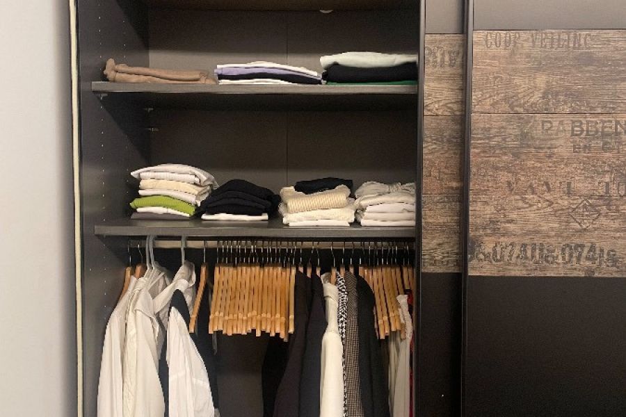 Kleiderschrank - Bild 2