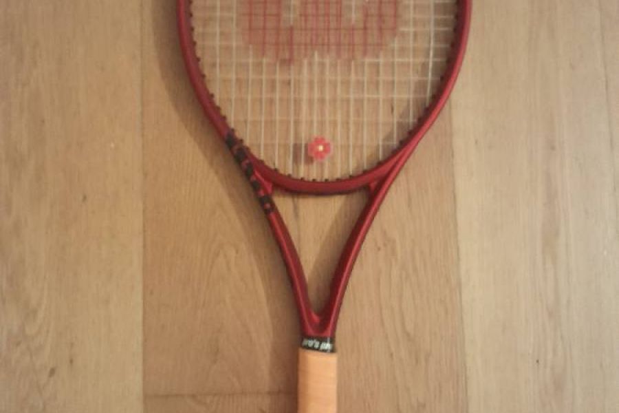 Schöne Tennisschläger mit Bällen - Bild 1