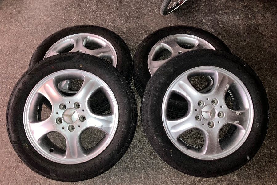Mercedes Aluminium felgen mit sommerreifen - Bild 1