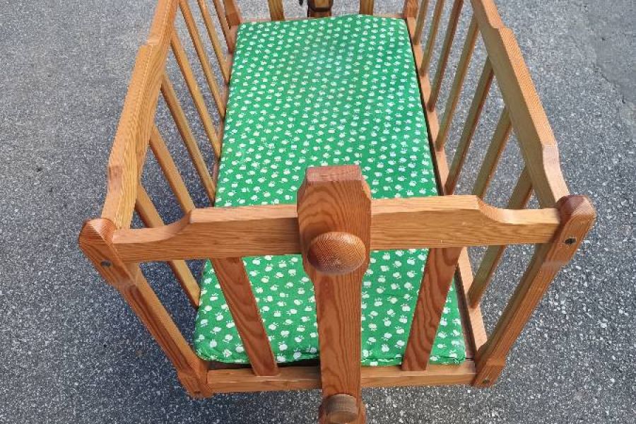 Babywiege mit Zubehör - Bild 1
