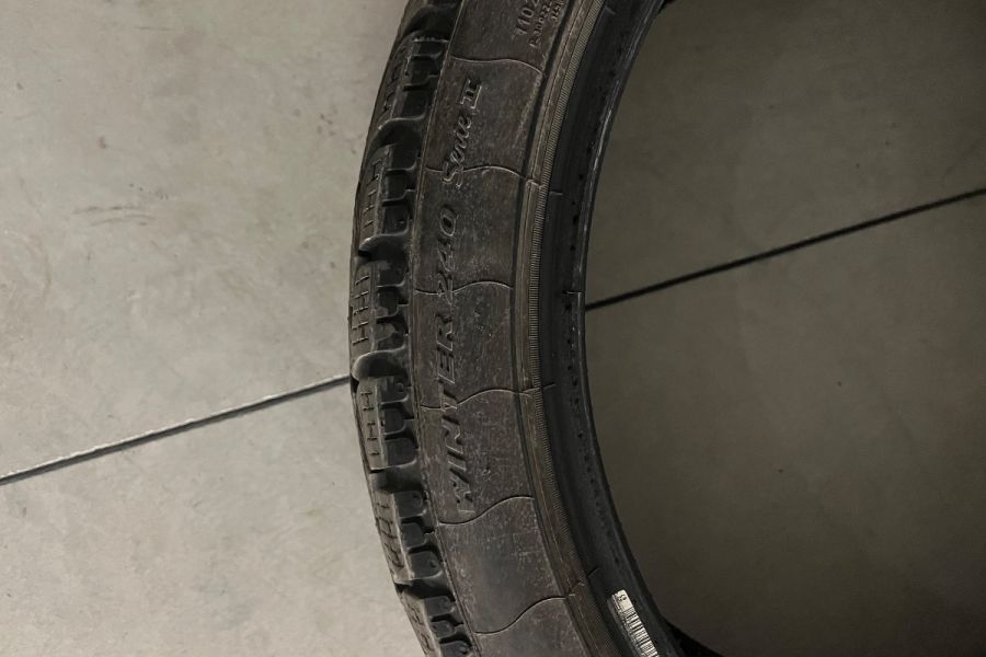 Winterreifen: Pirelli wie neu, 5.000km gefahren, 225/40 R18 92 V M+S - Bild 2