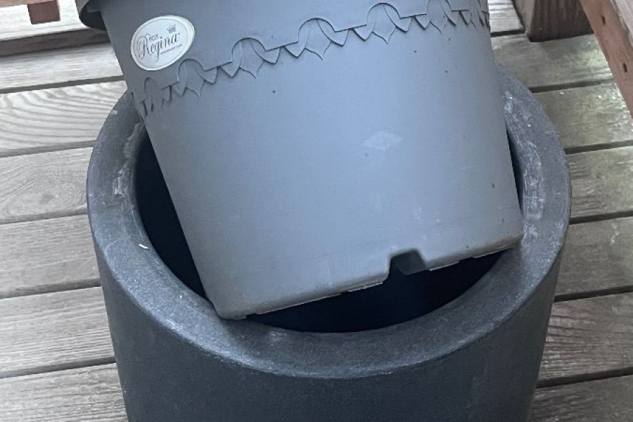 Vaso con contenitore acqua e ruote - Bild 1