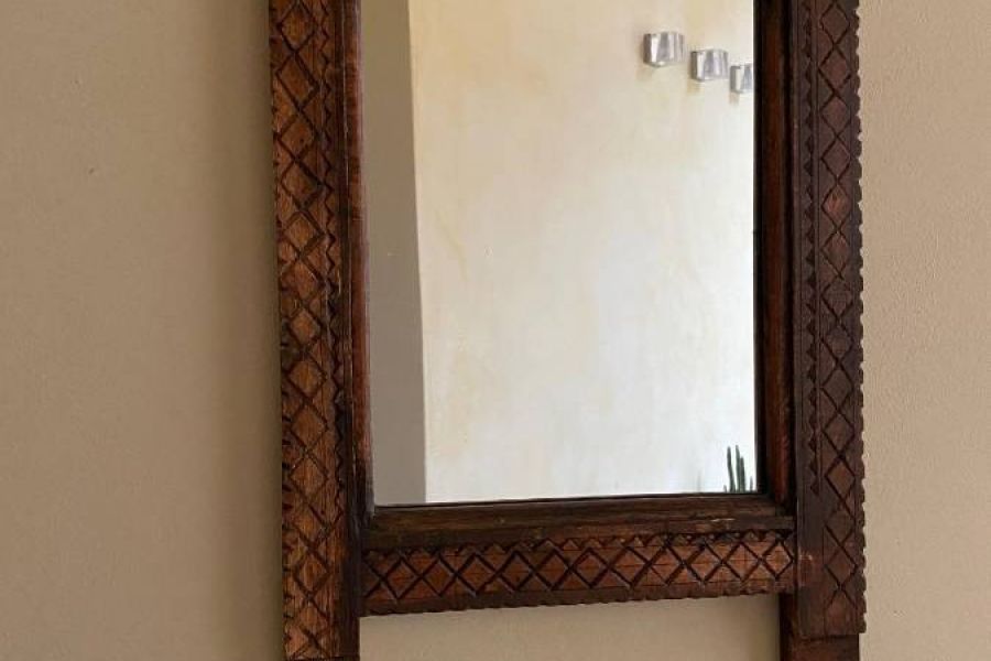 Spiegel mit Holzrahmen - Bild 1