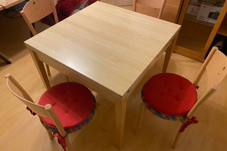 Tisch mit 6 Stühlen - Bild 3