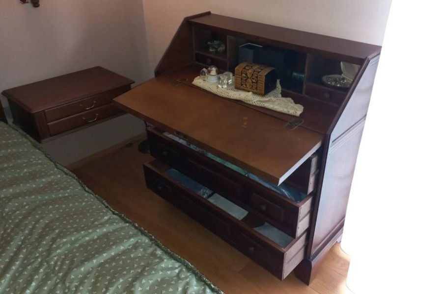 Doppelbett, 2 Kästchen, Komode, Spiegel, 2 Wandlampen - Bild 2