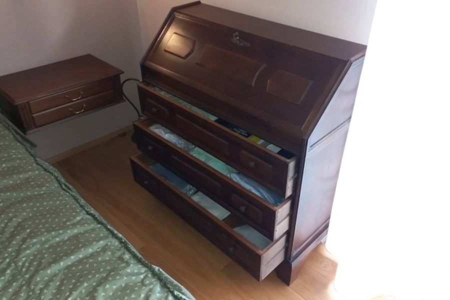 Doppelbett, 2 Kästchen, Komode, Spiegel, 2 Wandlampen - Bild 3