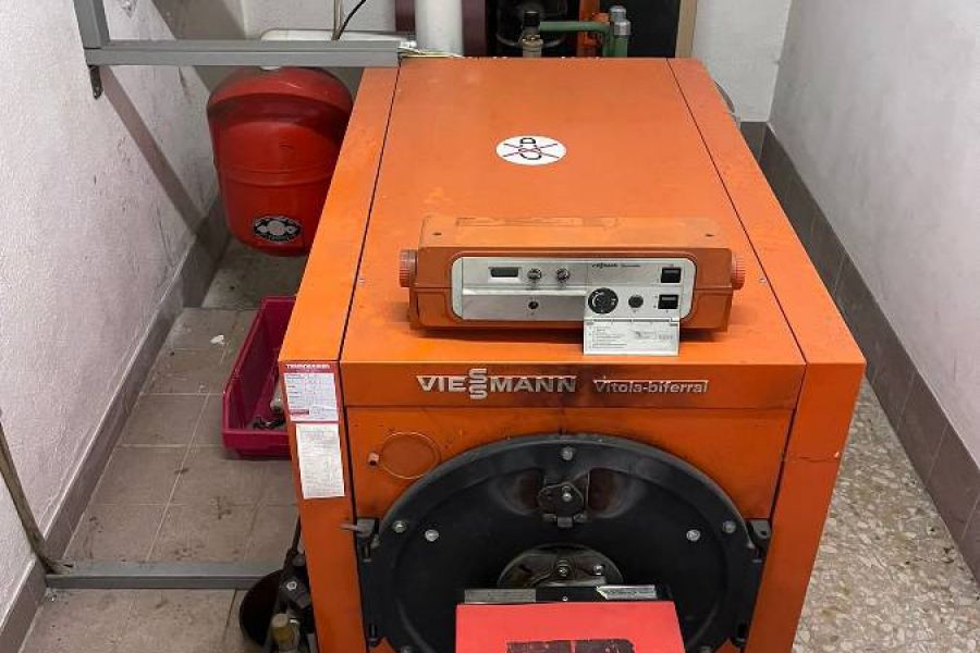 Viessmann Vitola Ölheizung + Brenner//Caldaia a gasolio + bruciator - Bild 1