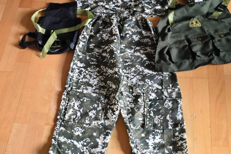 Faschingskostüme Militär gr. 158 nur einmal getragen, - Bild 1