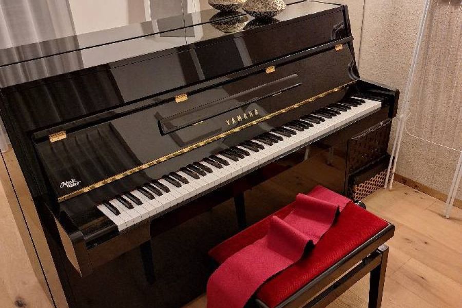 Klavier Yamaha - Bild 1