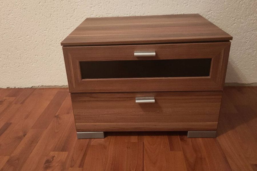 Doppelbett mit Lattenrost und zwei Nachtkästchen - Bild 2