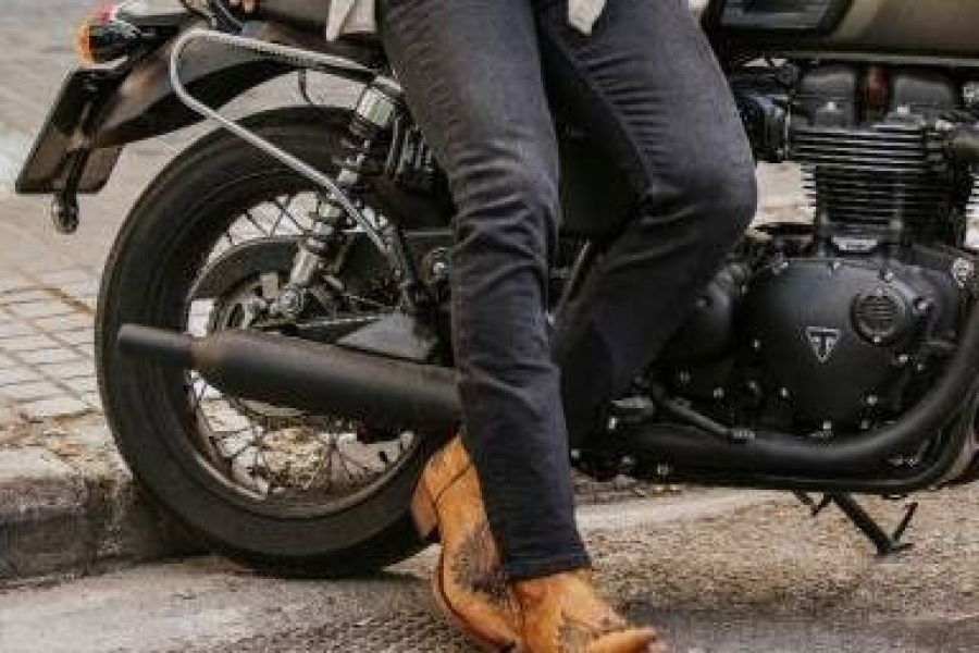 Cowboystiefel oder Motorradstiefel (männlich) - Bild 1